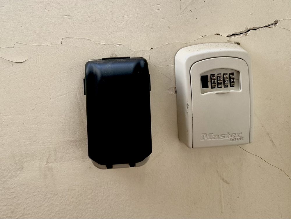 Boîte à clés sur le palier